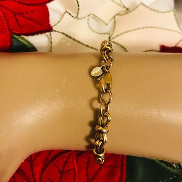 MONET GOLDTONE BOW TIE CHAIN LINK BRACELET - Picture 2 of 4